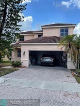 671 Vista Meadows Dr in Weston, FL - Building Photo - Building Photo