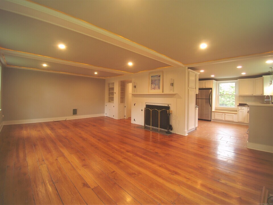 243 Highland Ave in Norwalk, CT - Building Photo