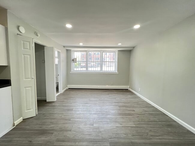 377 Stuyvesant Ave, Unit 2 photo'