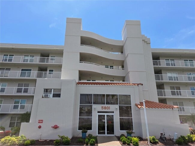 property at 5801 Bahia Del Mar Cir N