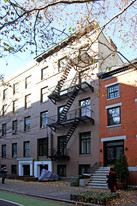 140 Henry St Apartments