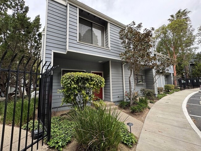 635 Arneill Rd in Camarillo, CA - Building Photo - Building Photo