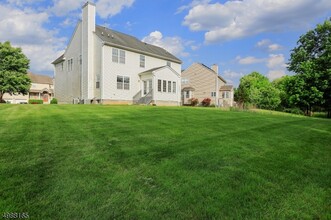 9 Bujak Ct in Bridgewater, NJ - Building Photo - Building Photo