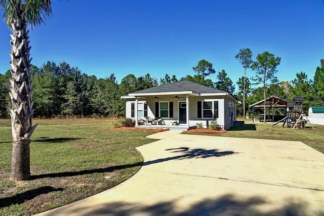 168 Engelbrecht Rd in Defuniak Springs, FL - Building Photo - Building Photo