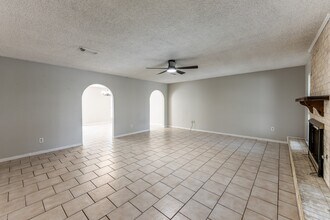 1914 Rosewood Ln in Huntsville, TX - Building Photo - Building Photo