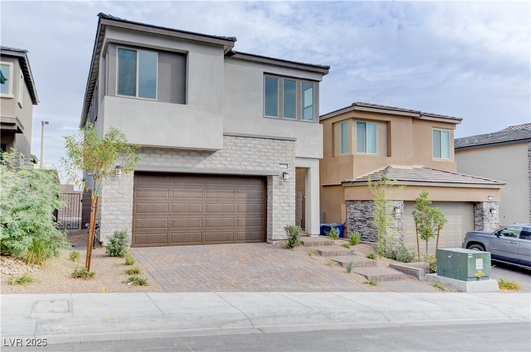 11840 Pelican Butte Ave in Las Vegas, NV - Foto de edificio