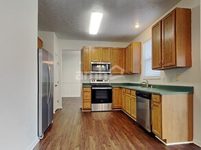 1214 Napa Ridge Ct in Union, KY - Foto de edificio - Building Photo