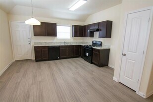 825 Canton Grass Ln in La Marque, TX - Building Photo