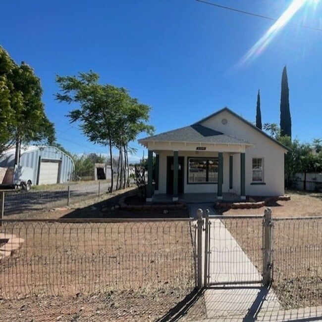 property at 1520 3rd S St