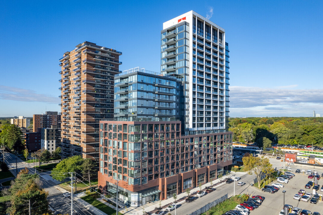 Westport Condos in Mississauga, ON - Building Photo