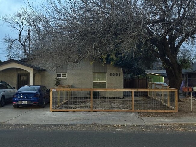 6001 Jain Ln in Austin, TX - Building Photo - Building Photo