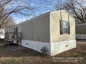 20 Imperial Valley Dr in Springfield, IL - Building Photo