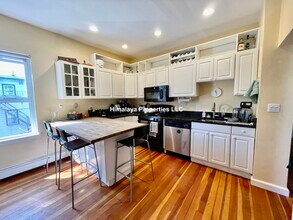 174 Putnam Ave, Unit 2 in Cambridge, MA - Building Photo - Building Photo