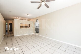 1047 Whittier Cir in Oviedo, FL - Building Photo - Building Photo