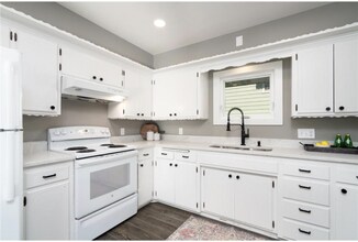 4248 Regent Ave N in Minneapolis, MN - Building Photo - Building Photo