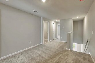 5788 SE Edgewater Cir in Stuart, FL - Building Photo - Building Photo