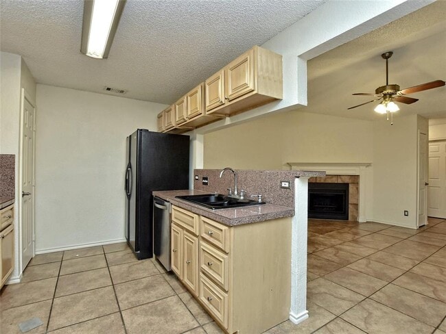 415 Fantail Loop in Lakeway, TX - Building Photo - Building Photo