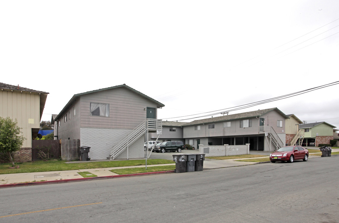 13-19 Gardenia Cir in Salinas, CA - Building Photo