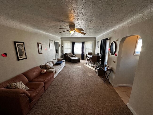 1604 College St in Cedar Falls, IA - Building Photo - Building Photo