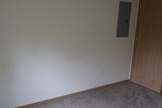 8464 N Hendricks St in Portland, OR - Building Photo - Building Photo