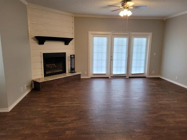 200 Full Moon in Horseshoe Bay, TX - Building Photo - Building Photo