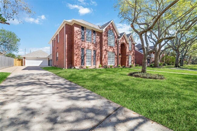 2719 Oakland Dr in Sugar Land, TX - Foto de edificio - Building Photo
