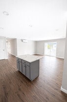 18 Luzerne Rd in Queensbury, NY - Building Photo