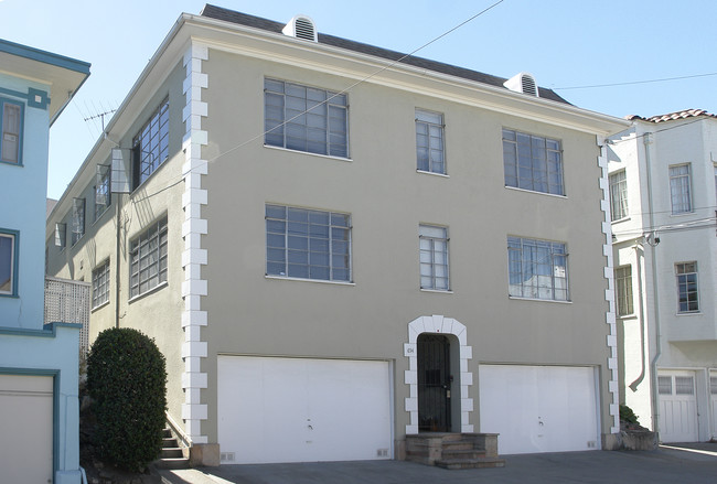 654 Beacon St in Oakland, CA - Building Photo - Building Photo