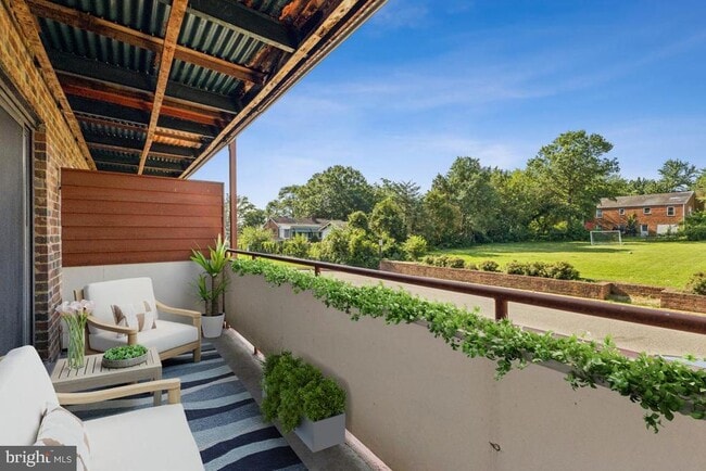 6437 Richmond Hwy in Alexandria, VA - Building Photo - Building Photo