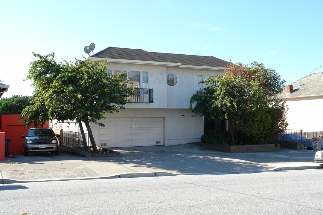 411 Commercial Ave in South San Francisco, CA - Foto de edificio