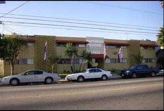 Parkwood Meadow in Van Nuys, CA - Building Photo - Building Photo