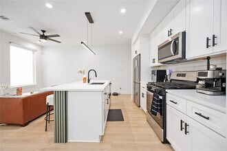 4718 Market St in Houston, TX - Building Photo - Building Photo