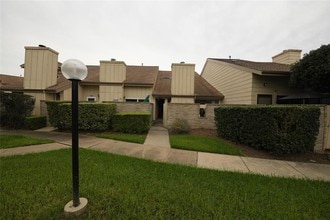 3174 Windchase Blvd in Houston, TX - Building Photo - Building Photo