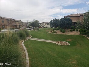 16345 W Latham St in Goodyear, AZ - Building Photo - Building Photo