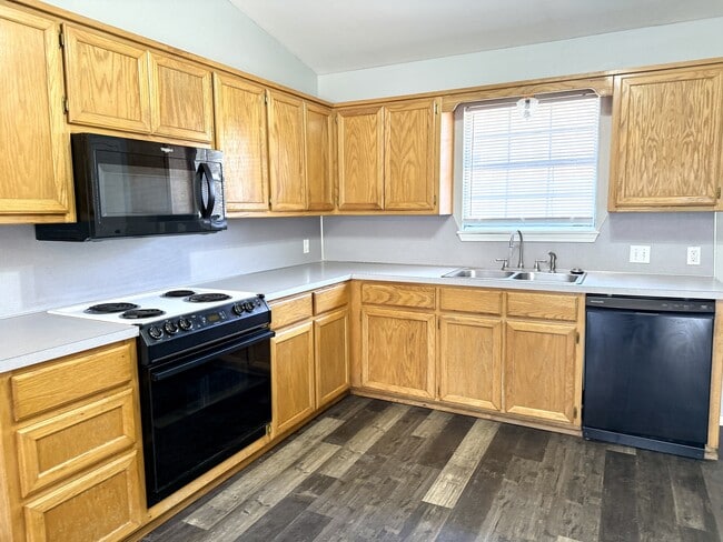 2412 Cimmaron Dr in Ardmore, OK - Building Photo - Building Photo