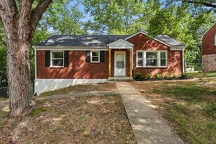 1014 Buck Dr in Clarksville, TN - Building Photo