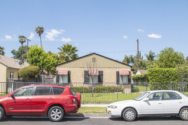 243 Florence St in Burbank, CA - Building Photo - Building Photo