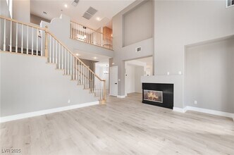 299 Queen Creek Cir in Henderson, NV - Building Photo - Building Photo