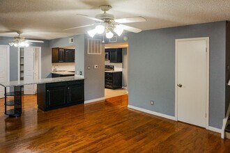 10526 Hammerly Blvd, Unit 246 in Houston, TX - Building Photo - Building Photo