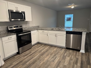 15520 Taylorcrest Dr in Cut And Shoot, TX - Building Photo - Building Photo