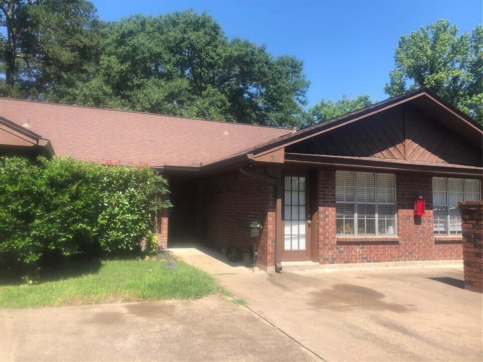 2904 Old Houston Rd in Huntsville, TX - Building Photo