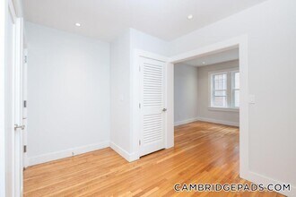 18 Forest St, Unit 44 in Cambridge, MA - Building Photo - Building Photo