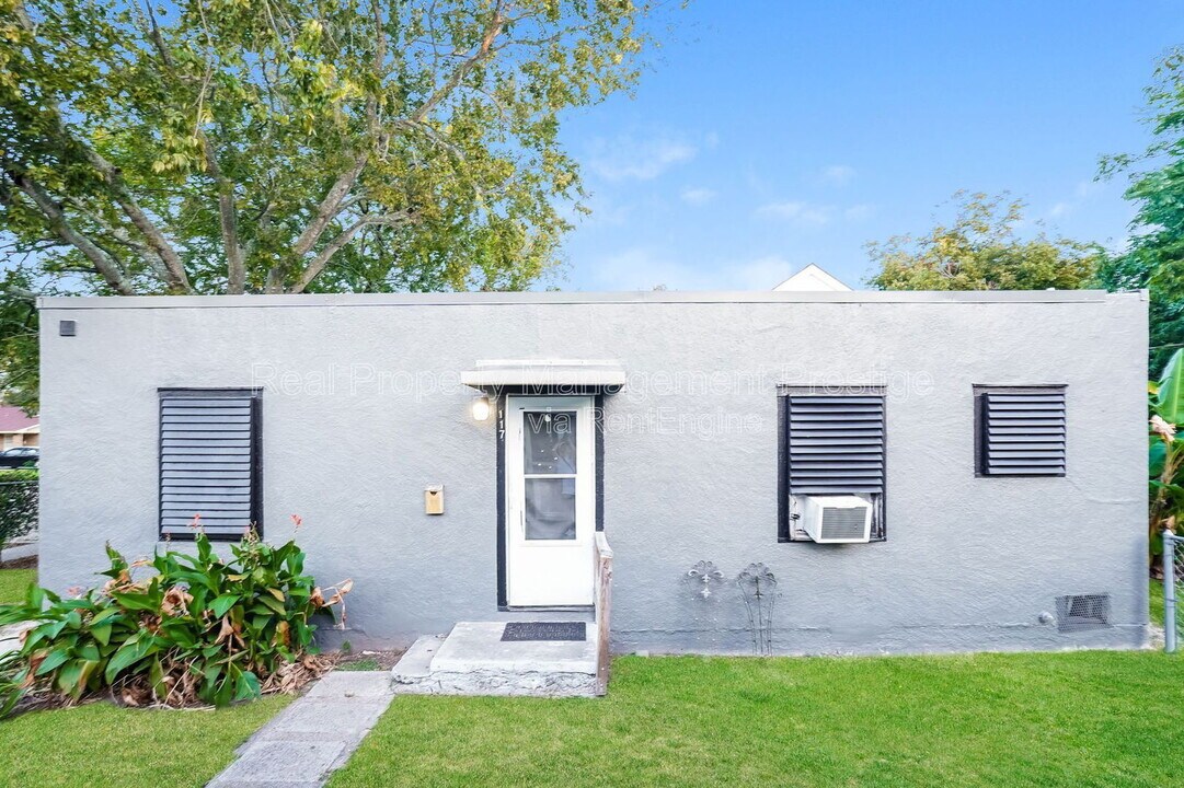 117 6th Ave N in Texas City, TX - Building Photo