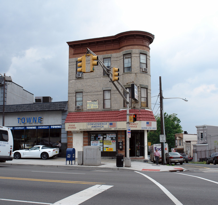 2241 Kennedy Blvd in North Bergen, NJ - Building Photo