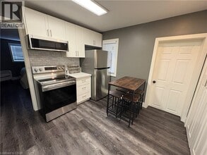 212 Rosslyn Ave N in Hamilton, ON - Building Photo - Building Photo