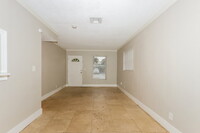 1403 8th St in West Palm Beach, FL - Foto de edificio - Building Photo