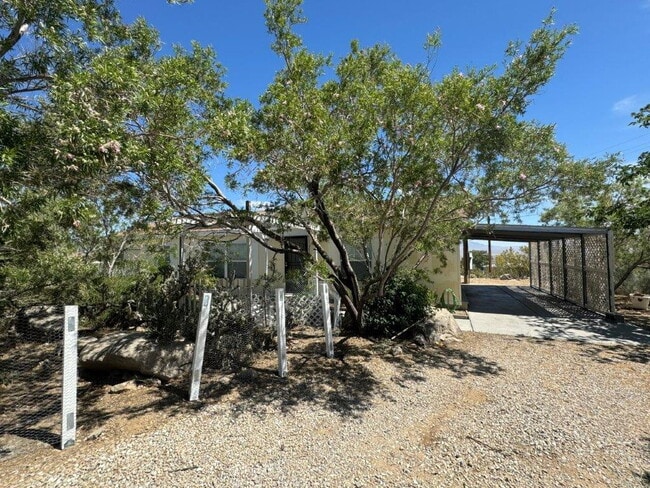 32478 Sapphire Rd in Lucerne Valley, CA - Building Photo - Building Photo