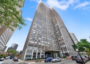 655 Irving Park Rd, Unit 2515 in Chicago, IL - Building Photo