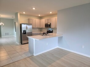 3945 Angola Ln in Sanford, FL - Building Photo - Building Photo