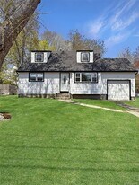 13 Winston Ln in Port Jefferson Station, NY - Building Photo